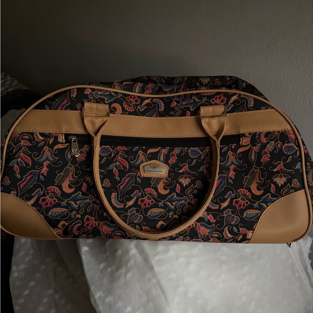 Gloria Vanderbilt Black Travel Bag with Tan Trim and Paisley Accent